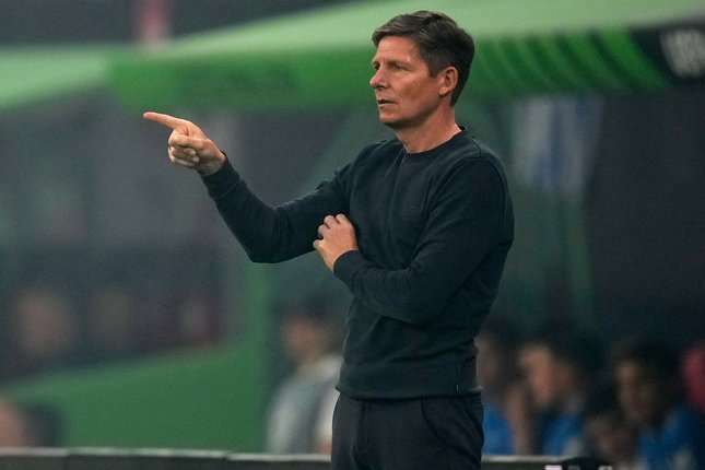 Terungkap! Alasan AC Milan Lebih Memilih Oliver Glasner Ketimbang Pochettino dan Arne Slot image